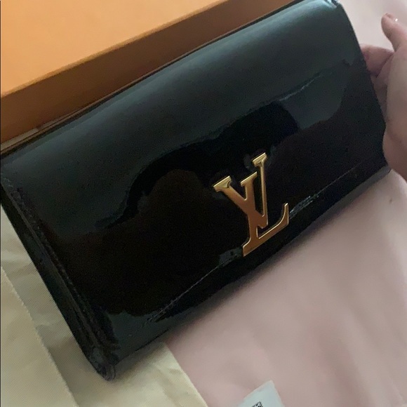 Louis Vuitton Handbags - Louis Vuitton Louise clutch authentic